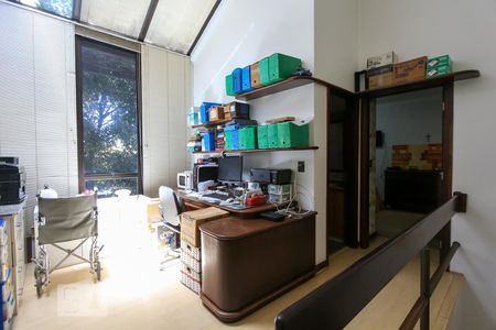 Casa à venda com 650m², 4 quartos e 4 vagasHall dos quartos