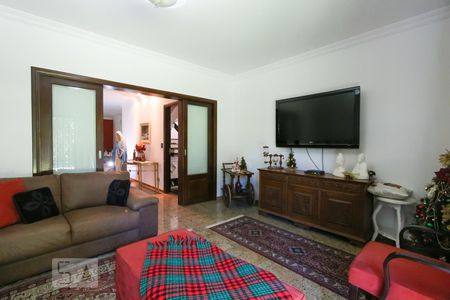 Sala de tv de casa à venda com 4 quartos, 650m² em Jardim Leonor, São Paulo