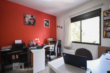 Apartamento à venda com 201m², 4 quartos e 5 vagasQuarto 2