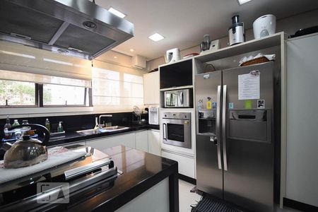 Apartamento à venda com 201m², 4 quartos e 5 vagasCozinha