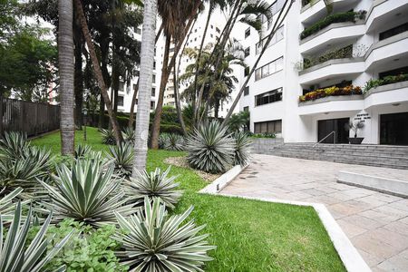 Apartamento à venda com 201m², 4 quartos e 5 vagasEntrada