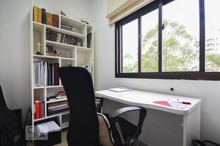 Apartamento à venda com 201m², 4 quartos e 5 vagasEscritório