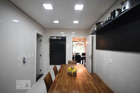 Apartamento à venda com 201m², 4 quartos e 5 vagasCozinha