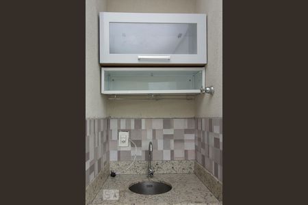 Apartamento à venda com 63m², 2 quartos e 1 vagaDetalhe varanda da sala