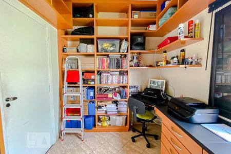 Casa à venda com 152m², 4 quartos e 4 vagasQuarto 02 Biblioteca