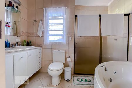 Casa à venda com 152m², 4 quartos e 4 vagasBanheiro Quarto 01 Suite  com banheira