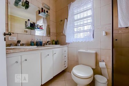 Casa à venda com 152m², 4 quartos e 4 vagasBanheiro Quarto 01 Suite  com banheira
