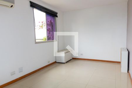 Apartamento à venda com 147m², 3 quartos e 3 vagas Apartamento à venda com 147m², 3 quartos e 3 vagasSuite do Terraço