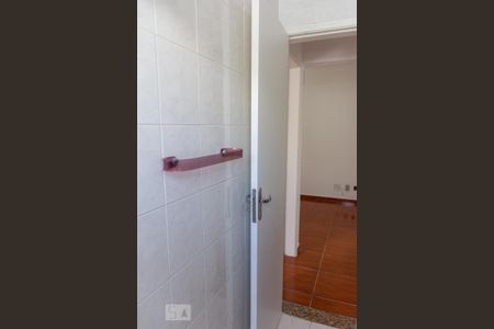 Banheiro de apartamento para alugar com 2 quartos, 52m² em Vila Marchi, São Bernardo do Campo
