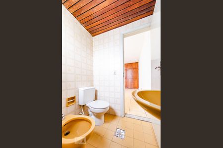 Banheiro de apartamento à venda com 1 quarto, 75m² em Lourdes, Belo Horizonte