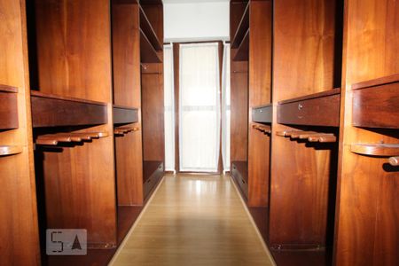 Apartamento à venda com 230m², 4 quartos e 2 vagasCloset