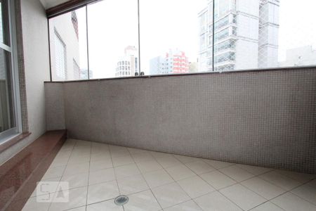 Apartamento à venda com 230m², 4 quartos e 2 vagasSacada