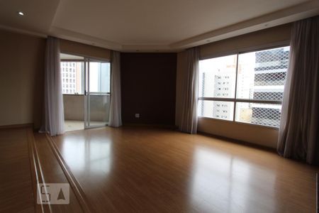Apartamento à venda com 230m², 4 quartos e 2 vagasSala