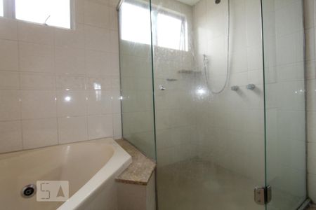 Apartamento à venda com 230m², 4 quartos e 2 vagasBanheiro da Suíte