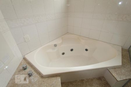 Apartamento à venda com 230m², 4 quartos e 2 vagasBanheiro da Suíte