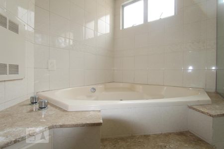 Apartamento à venda com 230m², 4 quartos e 2 vagasBanheiro da Suíte