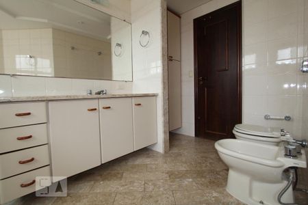 Apartamento à venda com 230m², 4 quartos e 2 vagasBanheiro da Suíte