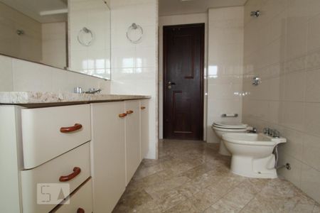 Apartamento à venda com 230m², 4 quartos e 2 vagasBanheiro da Suíte