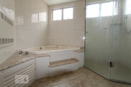 Apartamento à venda com 230m², 4 quartos e 2 vagasBanheiro da Suíte