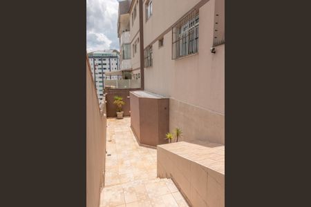 Apartamento à venda com 100m², 4 quartos e 2 vagasEntrada