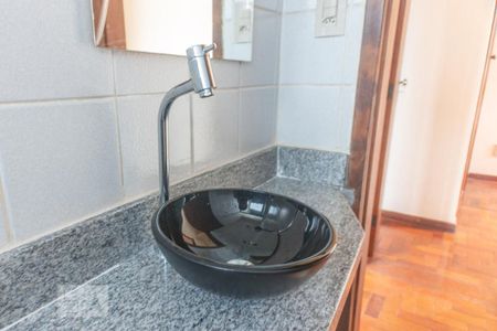 Apartamento à venda com 100m², 4 quartos e 2 vagasDetalhe do Banheiro