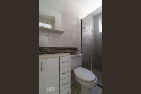 Banheiro de apartamento à venda com 3 quartos, 70m² em Guará Ii, Brasília