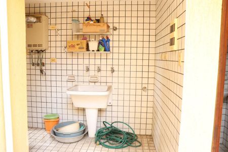 Casa para alugar com 250m², 3 quartos e 4 vagasÁrea de Serviço