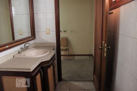 Casa para alugar com 250m², 3 quartos e 4 vagasBanheiro 2