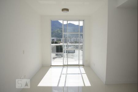 Sala de apartamento para alugar com 2 quartos, 62m² em Anil, Rio de Janeiro