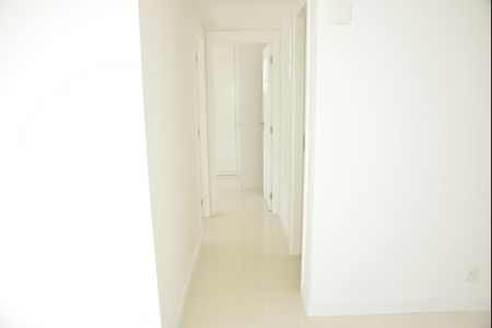 Corredor de apartamento para alugar com 2 quartos, 62m² em Anil, Rio de Janeiro