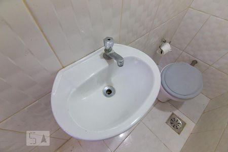 Apartamento à venda com 80m², 2 quartos e 2 vagasBanheiro de Serviço