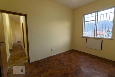 Apartamento à venda com 80m², 2 quartos e 2 vagasQuarto 2