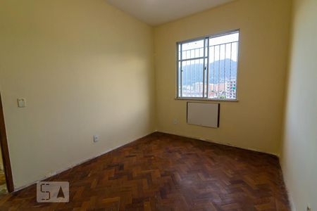 Apartamento à venda com 80m², 2 quartos e 2 vagasQuarto 2