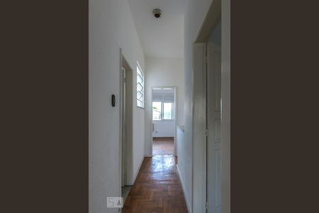 Corredor de casa para alugar com 2 quartos, 70m² em Ramos, Rio de Janeiro