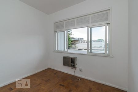 Quarto 1 de casa para alugar com 2 quartos, 70m² em Ramos, Rio de Janeiro