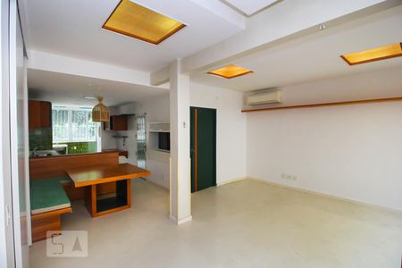 Sala de apartamento para alugar com 2 quartos, 100m² em Humaitá, Rio de Janeiro
