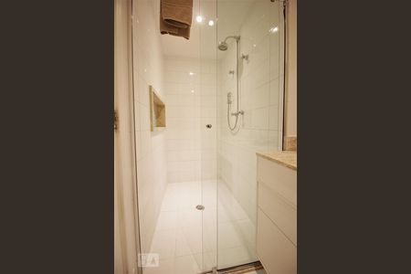 Apartamento à venda com 59m², 1 quarto e 2 vagasBanheiro da suíte