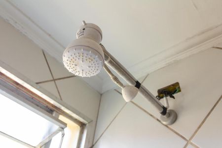 Banheiro de apartamento à venda com 2 quartos, 48m² em Campanário, Diadema