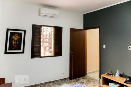 Casa à venda com 544m², 4 quartos e 8 vagas Casa à venda com 544m², 4 quartos e 8 vagasQuarto 4