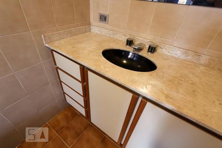 Casa à venda com 337m², 4 quartos e 4 vagasBanheiro da suíte 3