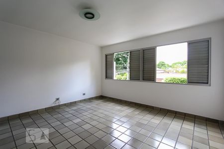 Casa à venda com 337m², 4 quartos e 4 vagasSuíte 1