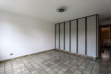 Casa à venda com 337m², 4 quartos e 4 vagasSuíte 1