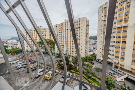 Vista da Sala de apartamento à venda com 2 quartos, 60m² em Centro, Niterói