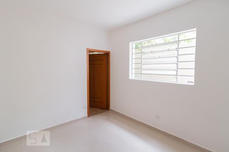 Casa para alugar com 70m², 2 quartos e 4 vagasSala