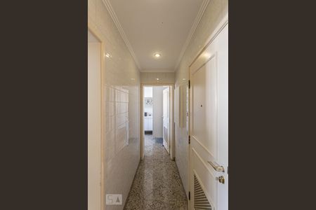 Apartamento à venda com 496m², 5 quartos e 5 vagasCorredor de Serviço