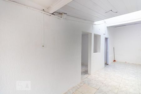 Sala e Área de Serviço de casa para alugar com 1 quarto, 30m² em Vila Nivi, São Paulo