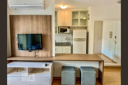Detalhe cozinha de apartamento para alugar com 1 quarto, 43m² em Vila Olímpia, São Paulo