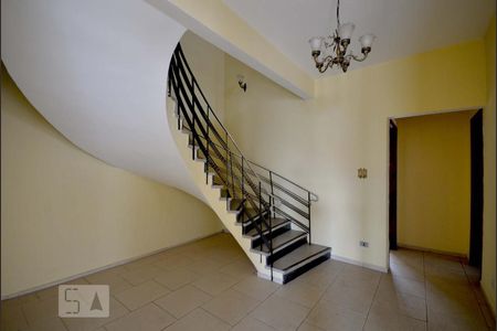 Circulação de casa à venda com 4 quartos, 300m² em Vila Dom Pedro I, São Paulo