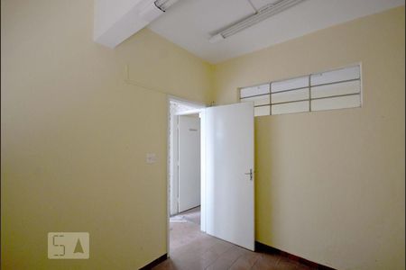 Casa à venda com 300m², 4 quartos e 6 vagasQuarto de Serviço