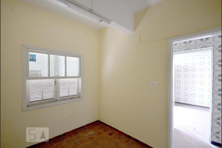 Casa à venda com 300m², 4 quartos e 6 vagasQuarto de Serviço